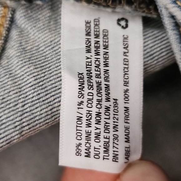 ISABEL MATERNITY by Ingrid & Isabel Grow With You Blue Midi Shorts. Size:8 - Picture 11 of 11